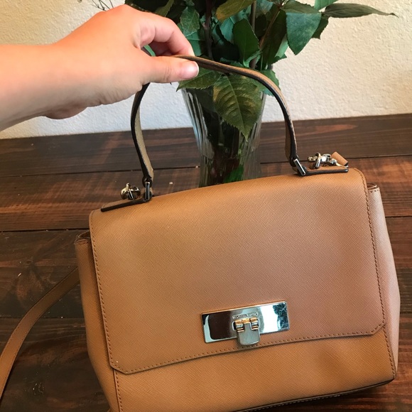 Michael Kors Crossbody Bag with silver hardware - Picture 2 of 4